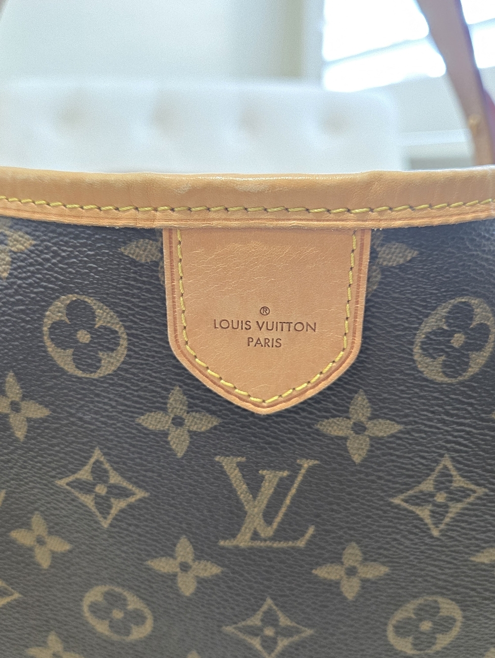 Authentic Louis Vuitton Delightful MM in classic Monogram canvas  - Picture 4 of 15